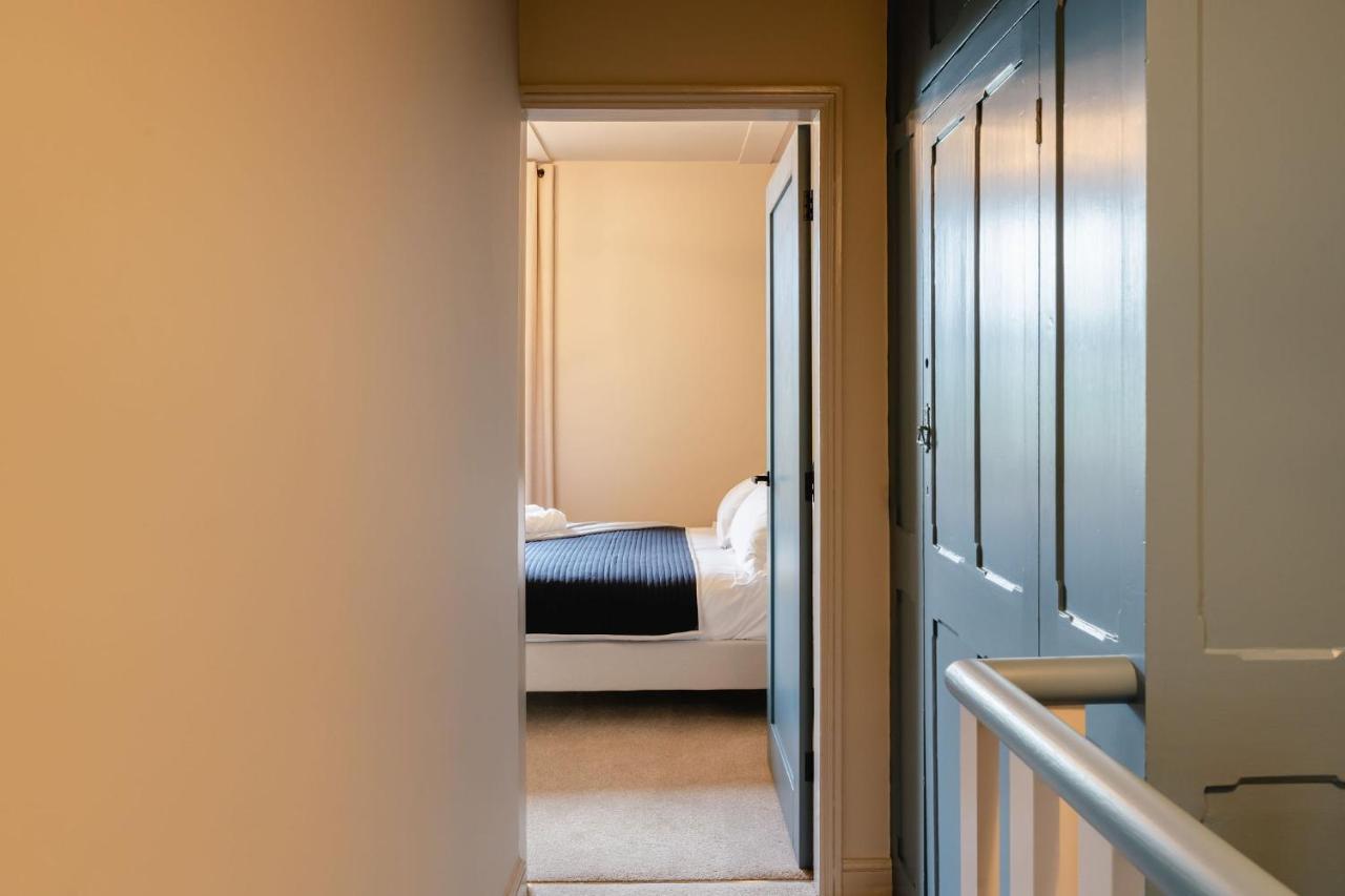 Swan House - Free Parking - Ten Minute Walk To Train Station - Perfectly Located For City Centre & Racecourse York